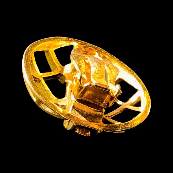 CHANEL Vintage 1980’s Gold Caged Clip on earrings - Picture 7 of 16